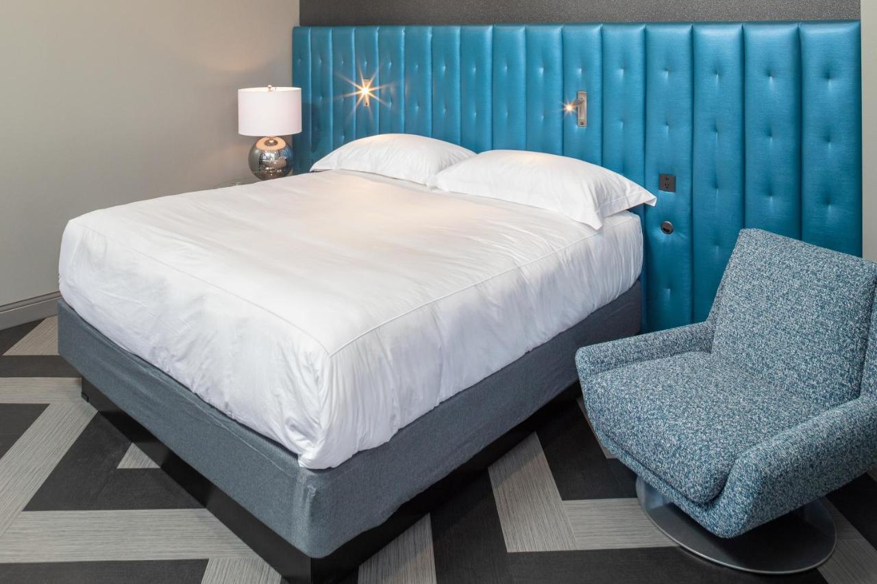 Hotel On Phillips Sioux Falls Bagian luar foto