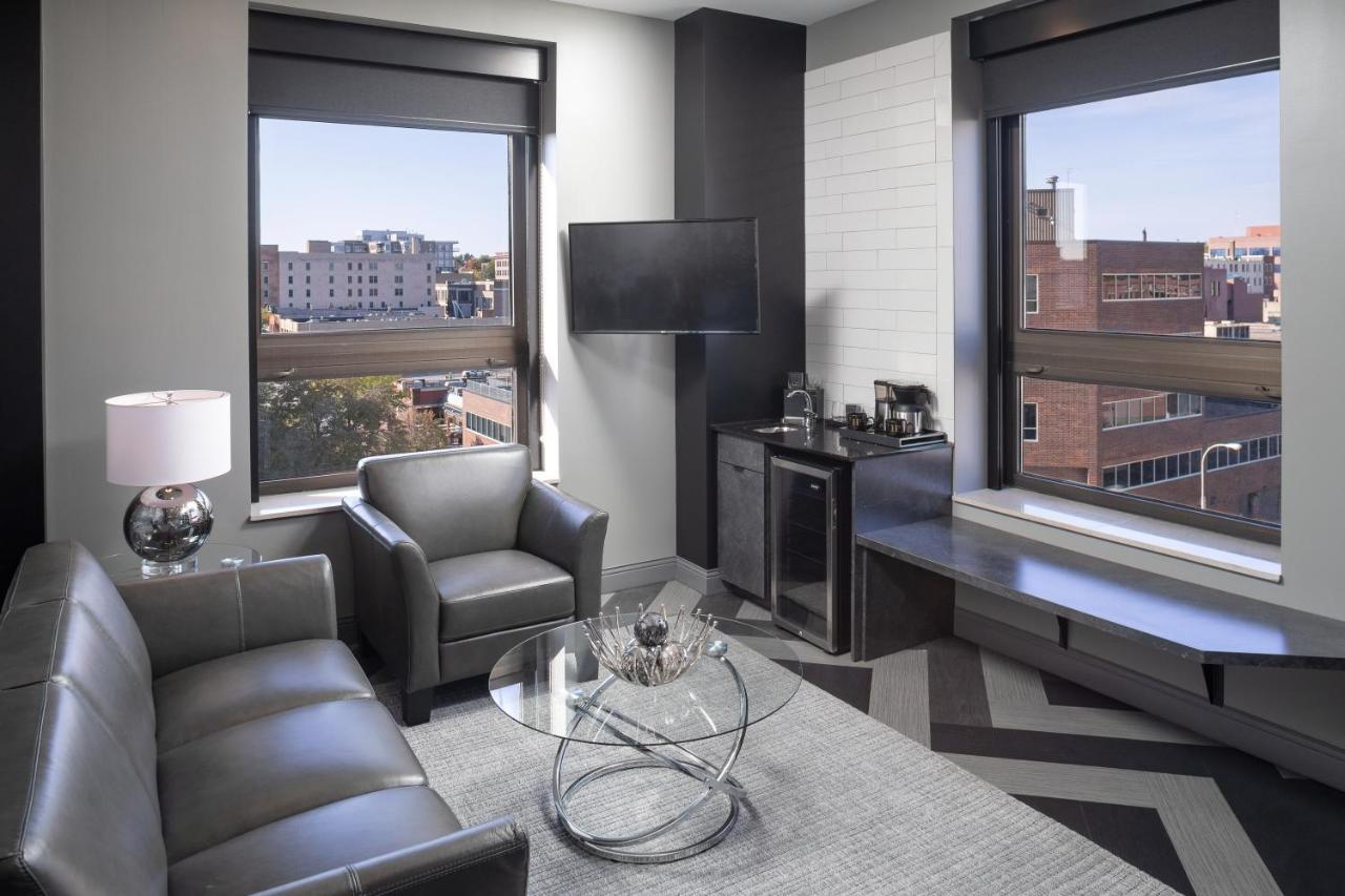Hotel On Phillips Sioux Falls Bagian luar foto