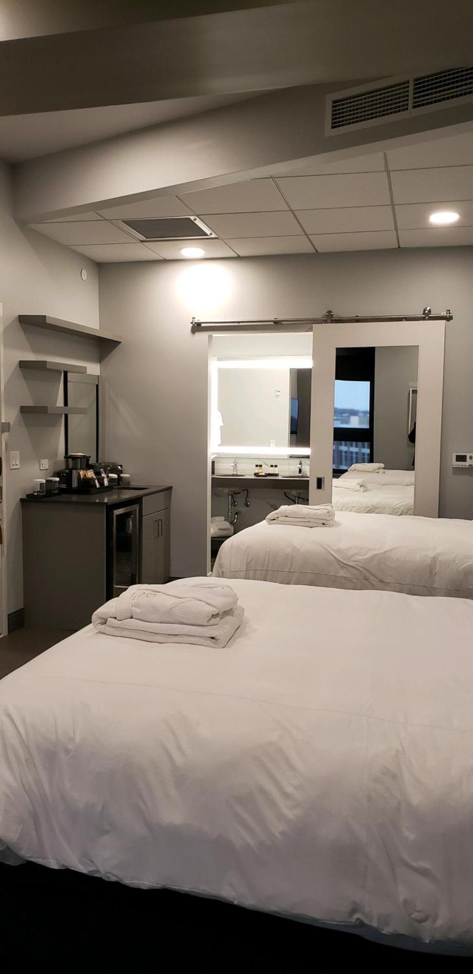 Hotel On Phillips Sioux Falls Bagian luar foto