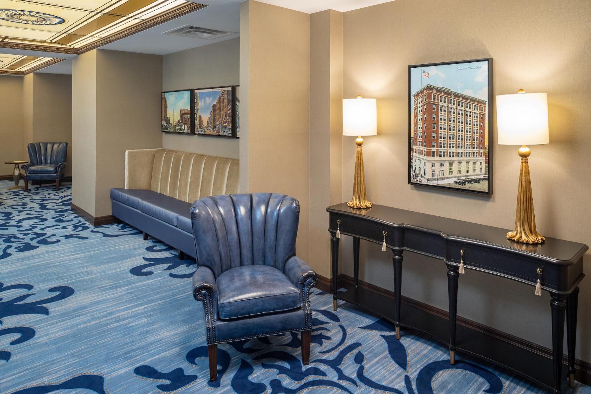 Hotel On Phillips Sioux Falls Bagian luar foto