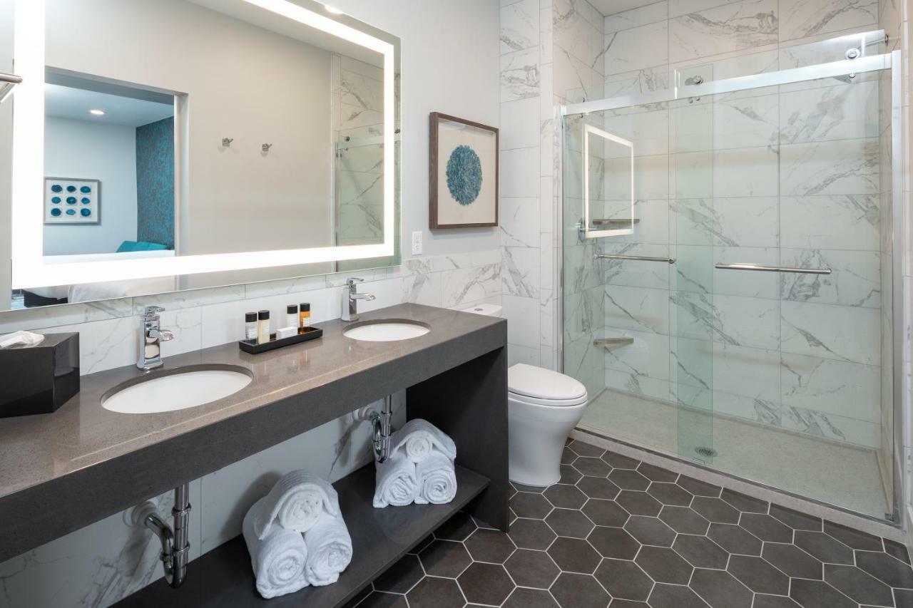 Hotel On Phillips Sioux Falls Bagian luar foto