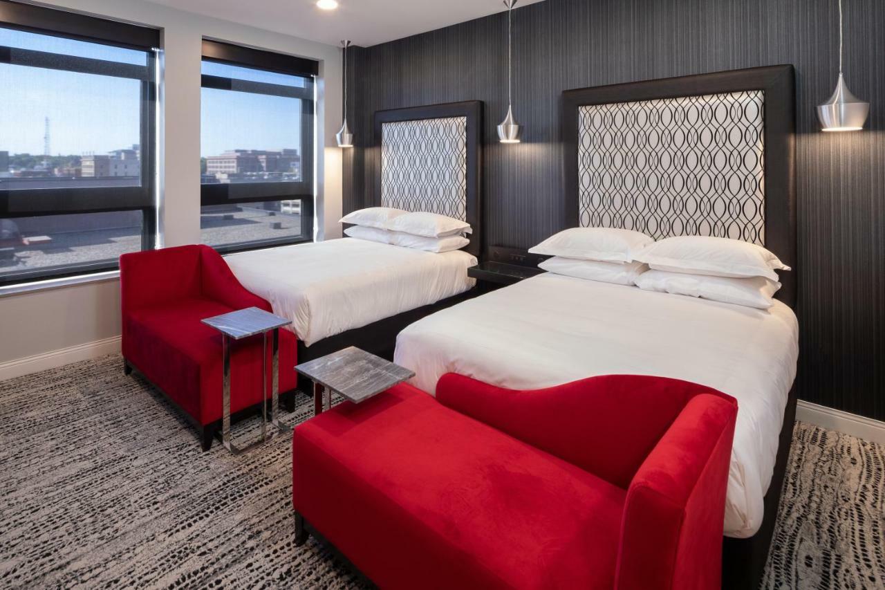 Hotel On Phillips Sioux Falls Bagian luar foto