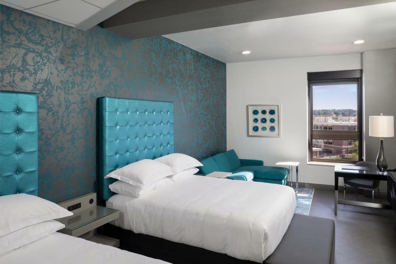 Hotel On Phillips Sioux Falls Bagian luar foto