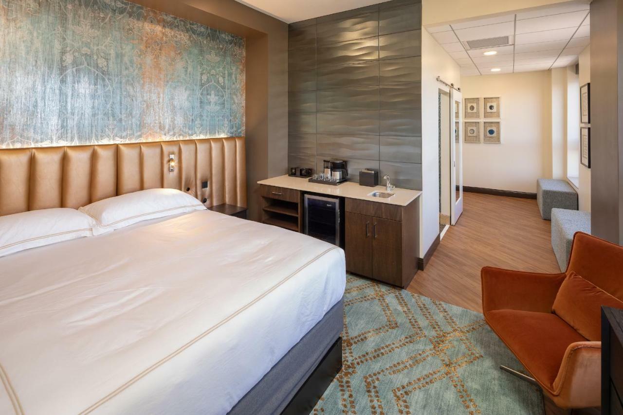 Hotel On Phillips Sioux Falls Bagian luar foto