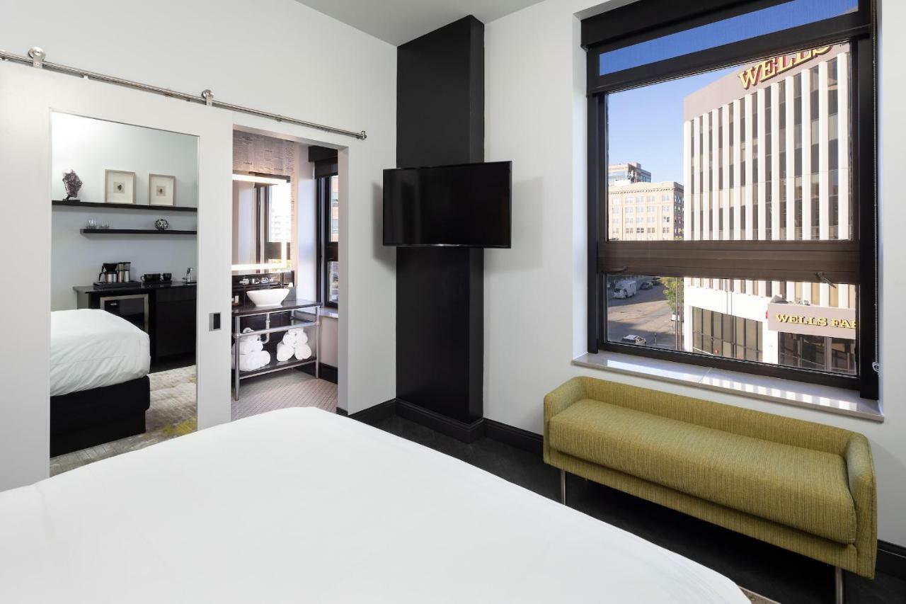 Hotel On Phillips Sioux Falls Bagian luar foto
