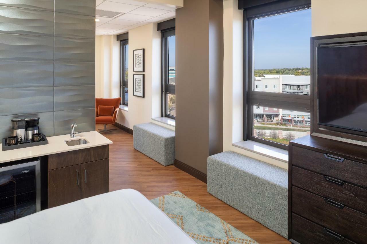 Hotel On Phillips Sioux Falls Bagian luar foto